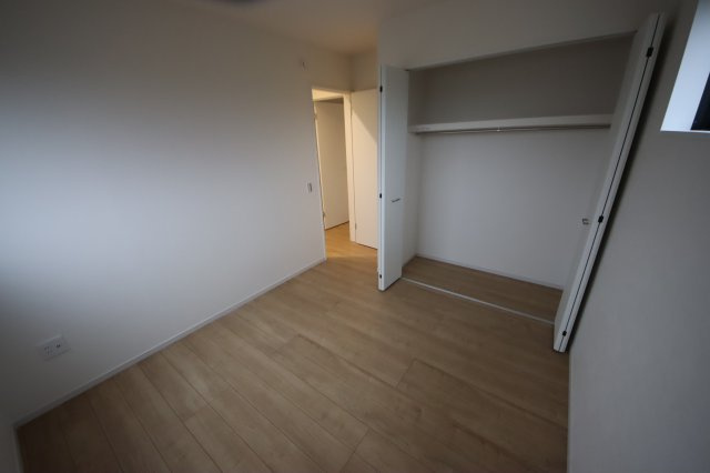 《仲介手数料無料》浦和区大原１丁目20-4(全1戸)新築一戸建てケイアイスタイルの洋室|2撮影日 2025年3月8日 16:30 曇り