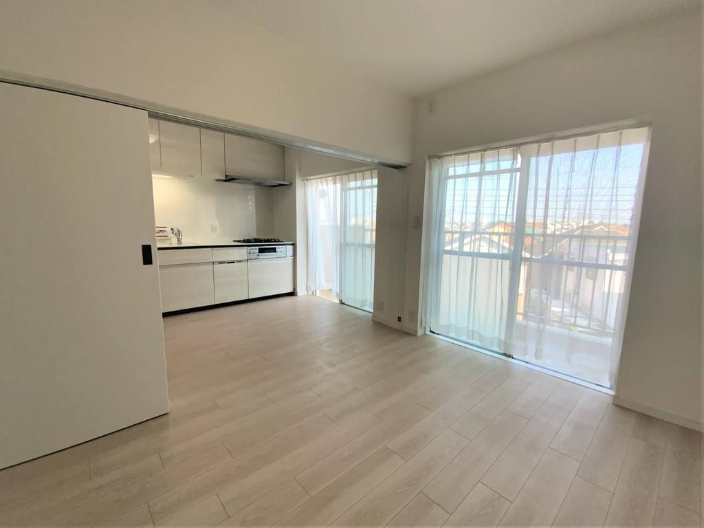 立川市羽衣町２丁目の中古マンションの居間・リビング