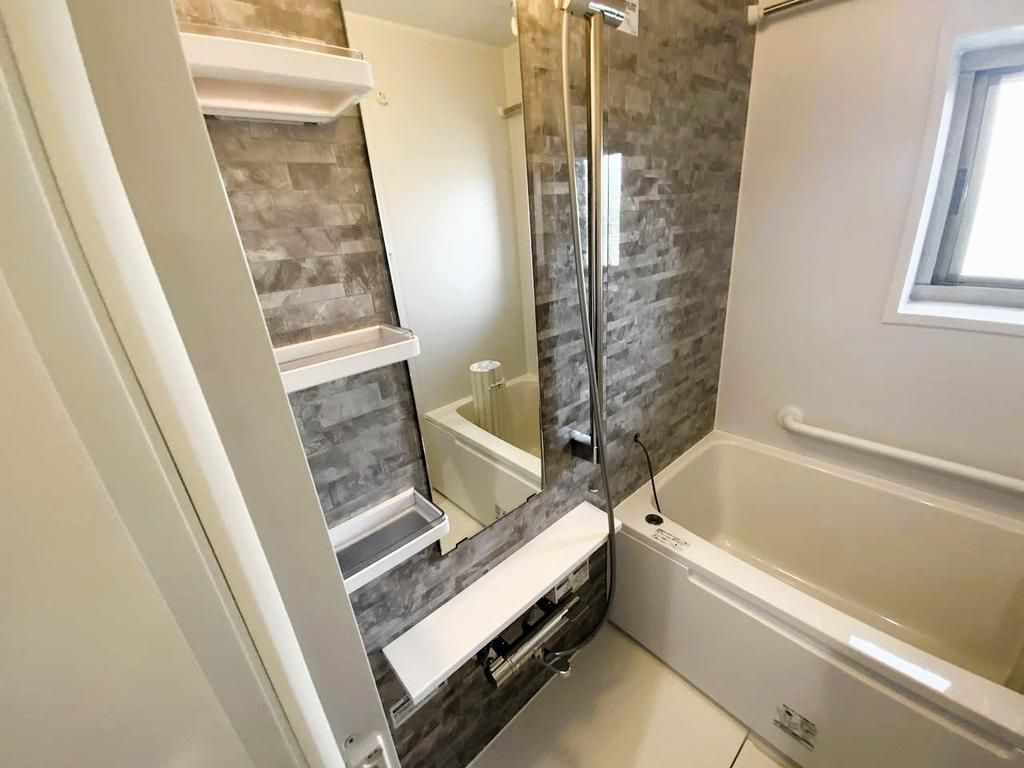 立川市羽衣町２丁目の中古マンションの浴室