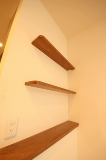 【居間・リビング】 | 鹿沼市晃望台中古住宅 | お洒落な棚