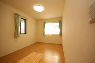 【洋室】 | 鹿沼市晃望台中古住宅 | 2階洋室（東側）