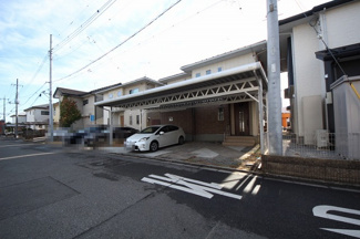 【前面道路含む現地写真】 | 鹿沼市晃望台中古住宅 | 北側6m道路（公道です）