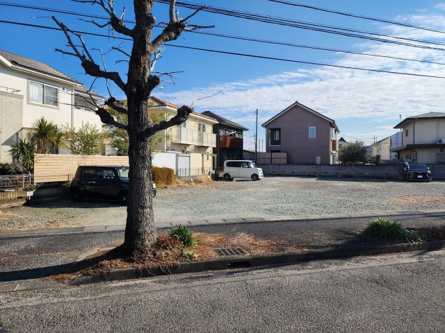 高崎市中居町　売地の前面道路含む現地写真