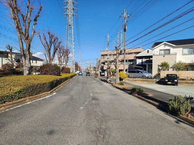 高崎市中居町　売地の前面道路含む現地写真