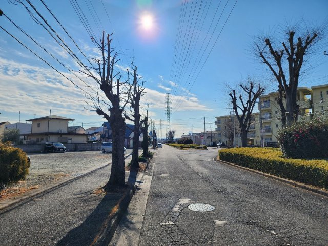 高崎市中居町　売地の前面道路含む現地写真