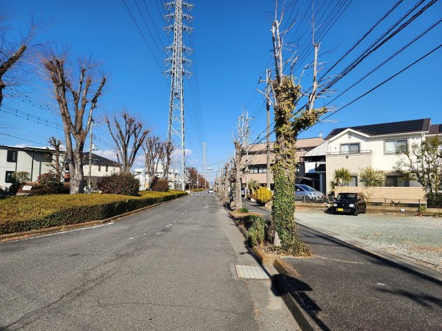 高崎市中居町　売地の前面道路含む現地写真