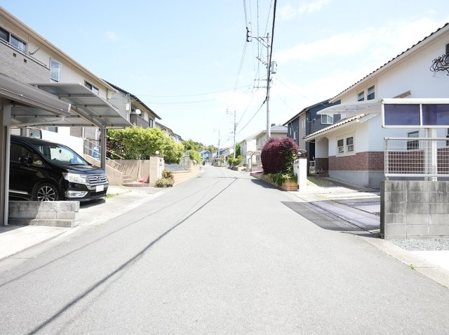 【前面道路含む現地写真】 | よかタウン菊池郡大津町美咲野4丁目1期　1号棟