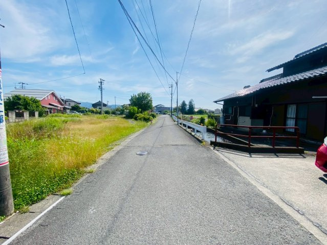 売土地　揖斐郡揖斐川町市場　74.55坪の前面道路含む現地写真