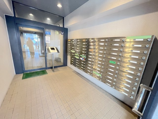 東峰マンション渡辺通りのエントランス