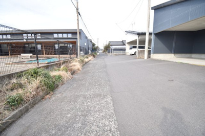 【前面道路含む現地写真】 | 笠之原公園住宅A・B・C棟 | 西側