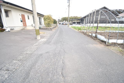 【前面道路含む現地写真】 | 笠之原公園住宅A・B・C棟 | 南側