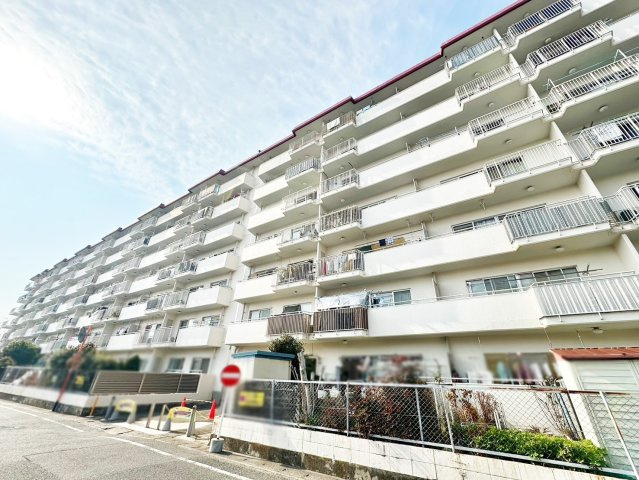 イトーピア向日マンションC棟　6階の外観