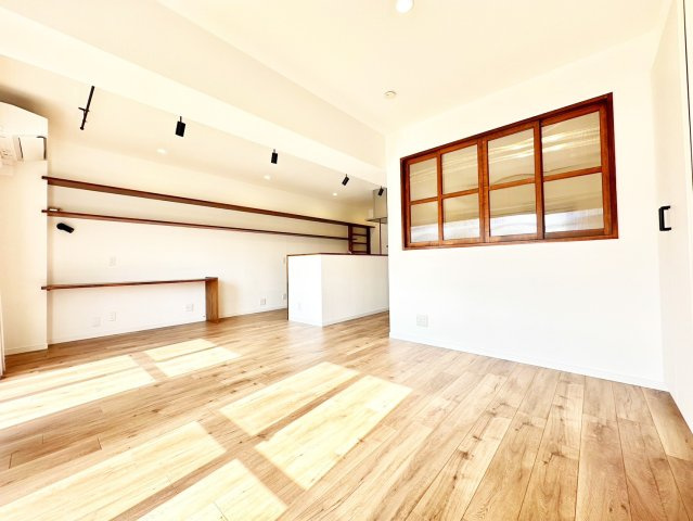 イトーピア向日マンションC棟　6階の居間・リビング