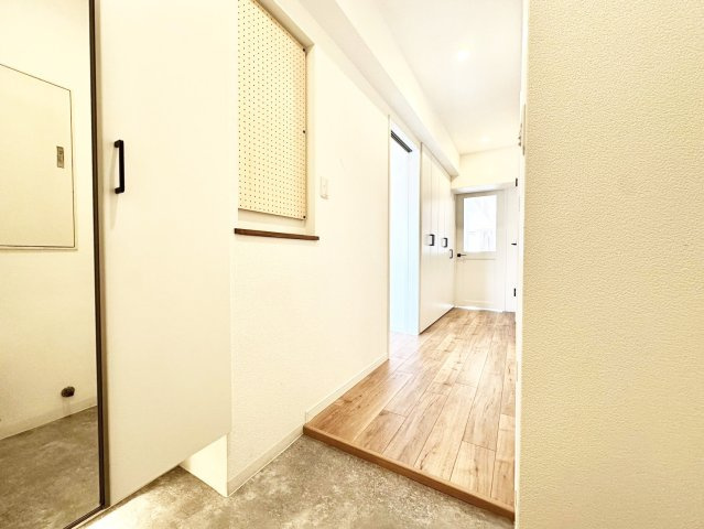 イトーピア向日マンションC棟　6階の玄関