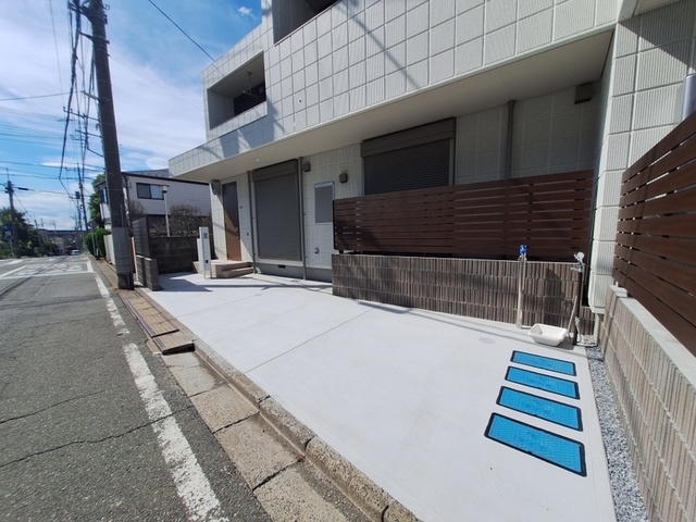 メゾン　ＫＥＹの駐車場