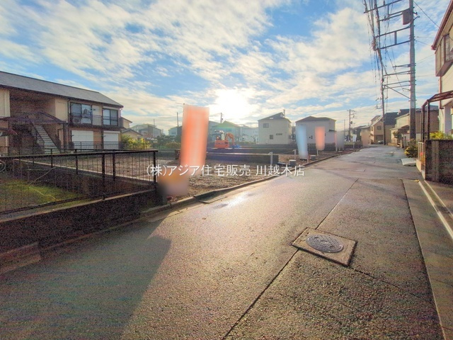 月々１０万円台～　新築戸建　川越市今成13期の前面道路含む現地写真|1号棟　前面道路4.0ｍ公道