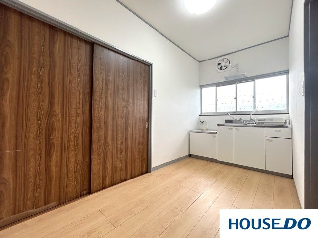 中古戸建　桐生市相生町2丁目の居間・リビング|ゆったり過ごせるリビングです