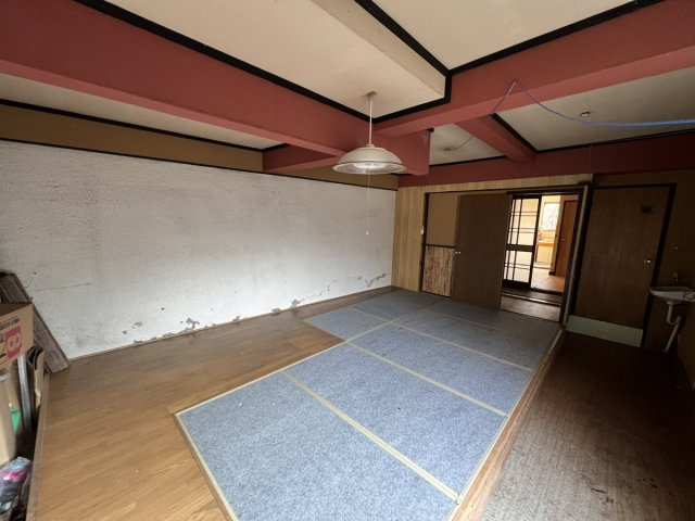 妙見町戸建ての洋室