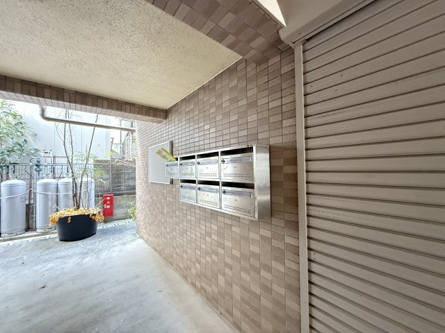 ウィステリアのエントランス