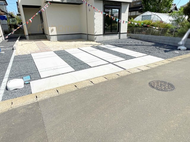 稲敷郡阿見町54期　新築戸建て　2号棟の駐車場|カースペースは2台お停めいただけます♪