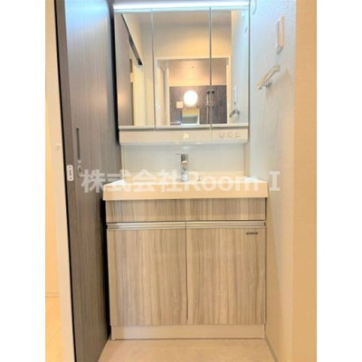 【独立洗面台】 | LiveCasa天満橋 | 独立洗面化粧台が付いています