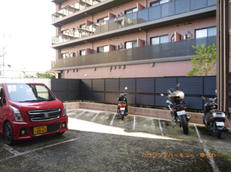 【駐車場】