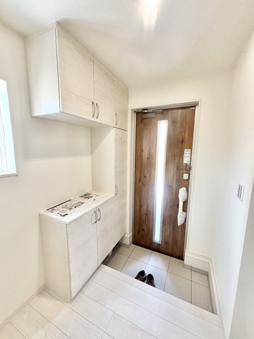 リーベルガーデン蟹江町本町　全2棟　新築住宅の玄関