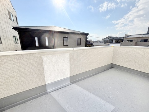 リーベルガーデン蟹江町本町　全2棟　新築住宅のバルコニー