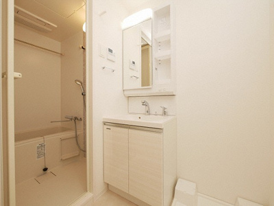 【洗面所】 | S-RESIDENCE難波大国町Uno | 明るい洗面所です