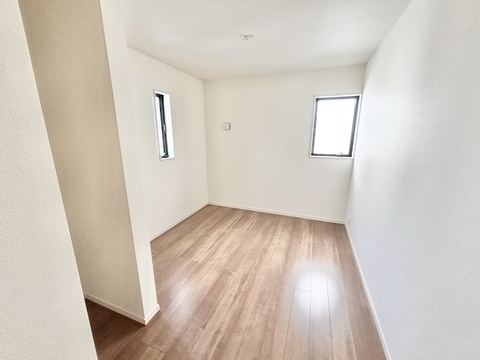 リーベルガーデン蟹江町本町　全2棟　新築住宅の洋室