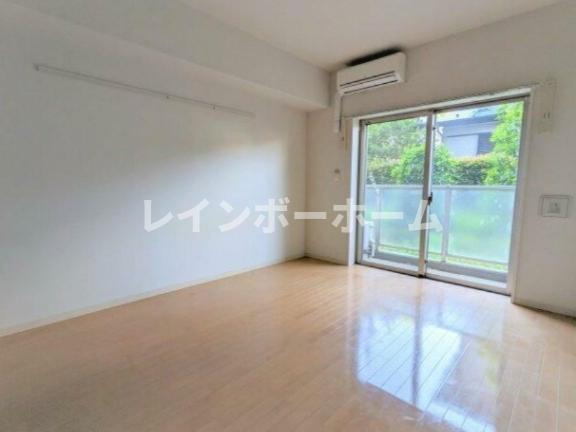 アリエさいたま新都心の居間・リビング