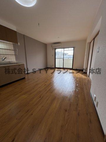 仲介手数料０円！八事第一ビルの居間・リビング