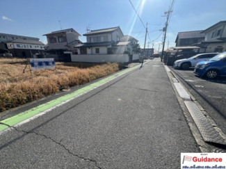 【前面道路含む現地写真】
