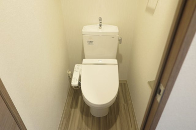 【トイレ】 | レシオス難波 | コンパクトで使いやすいトイレです