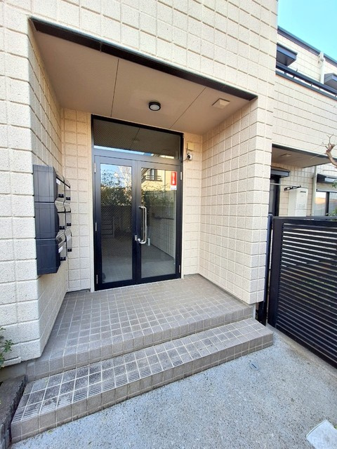 モンパレのエントランス|オートロック付きのエントランス