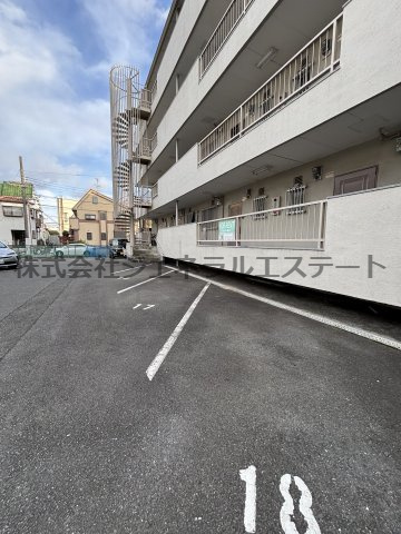 マンション光の駐車場