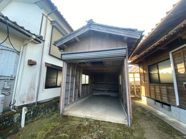 串間市桂原中古住宅の駐車場
