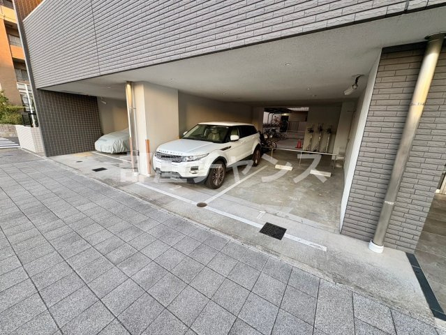 パルティール御器所の駐車場