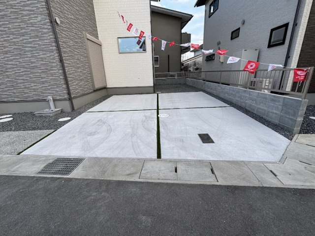 ガーデンアレイ鶴新田2期①号地の駐車場