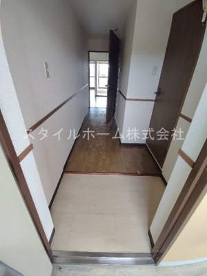 【玄関】 | サンテラス福井 | 別部屋写真です。