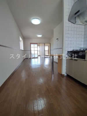 【居間・リビング】 | サンテラス福井 | 別部屋写真です。