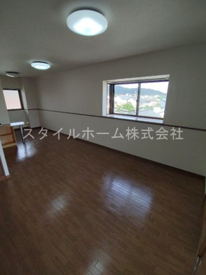 【居間・リビング】 | サンテラス福井 | 別部屋写真です。