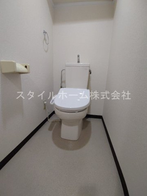 【トイレ】 | サンテラス福井 | 別部屋写真です。