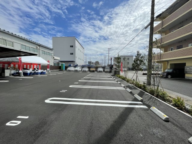 べレオガーデンズ弥右衛門の駐車場