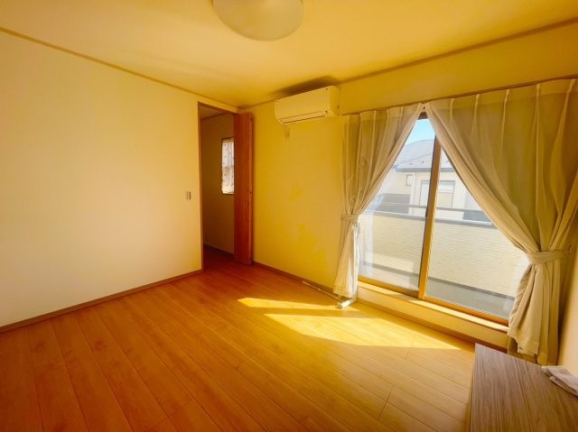 築浅！佐野市犬伏中町　中古住宅の洋室