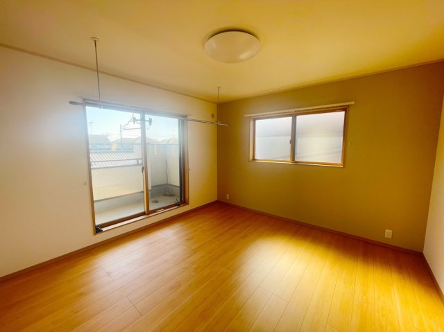 築浅！佐野市犬伏中町　中古住宅の洋室
