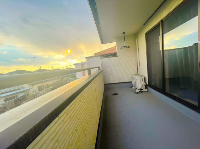 築浅！佐野市犬伏中町　中古住宅のバルコニー