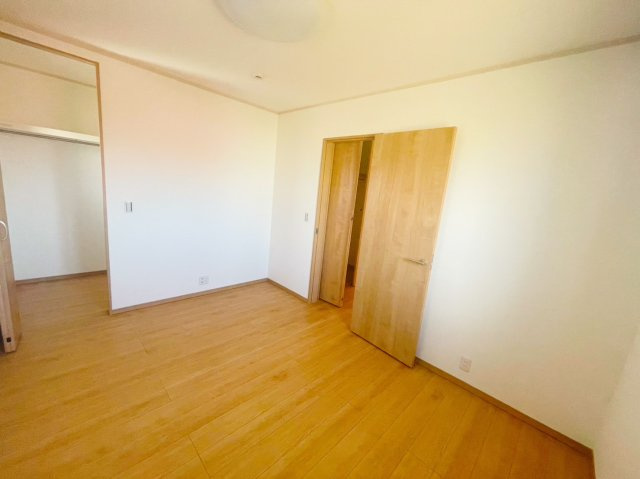 築浅！佐野市犬伏中町　中古住宅の洋室