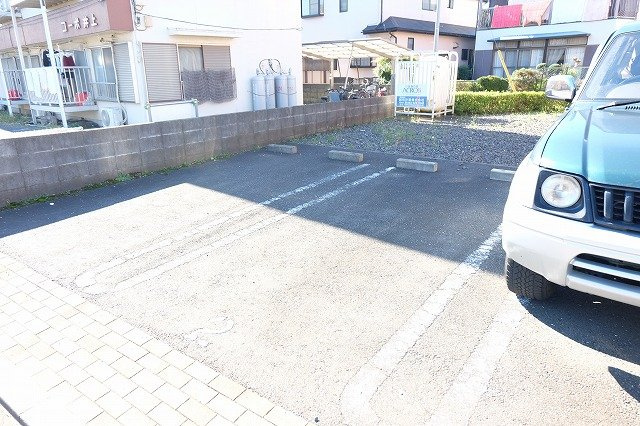 グランメール昭島Gの駐車場