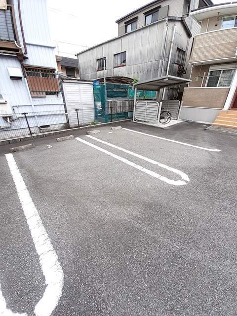 ルミエール　カモチ　Ａの駐車場|駐車場
